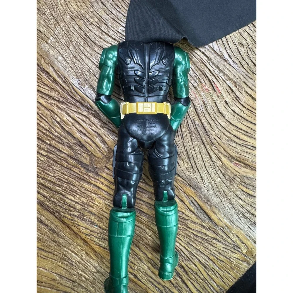 Mattel DC Comics Robin 12 Inch Action Figure Red Green Suit Fabric Cape 2015